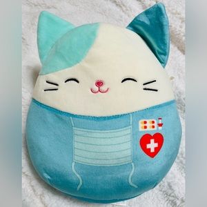 Cassie 8-inch Squishmallow